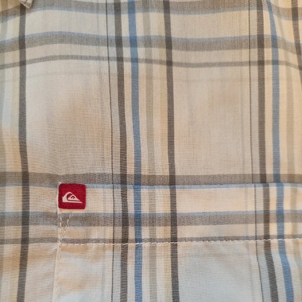 173 Quiksilver White and Blue Checkered Casual Button Up Shirt - Picture 7 of 11